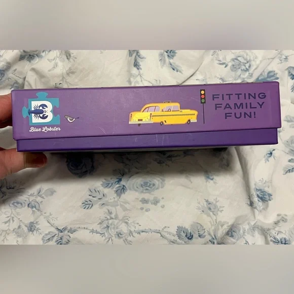 1000 piece NYC lpuzzle - Blue Lobster jigsaw puzzle puzzle - Picture 3 of 5